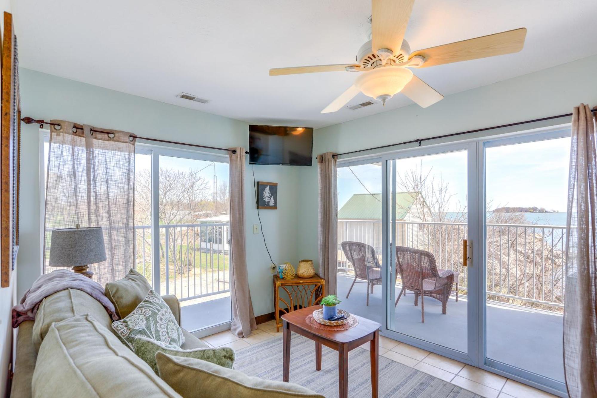 Waterfront Bass Island Retreat With Balcony And Tv Apartman Put-in-Bay Kültér fotó
