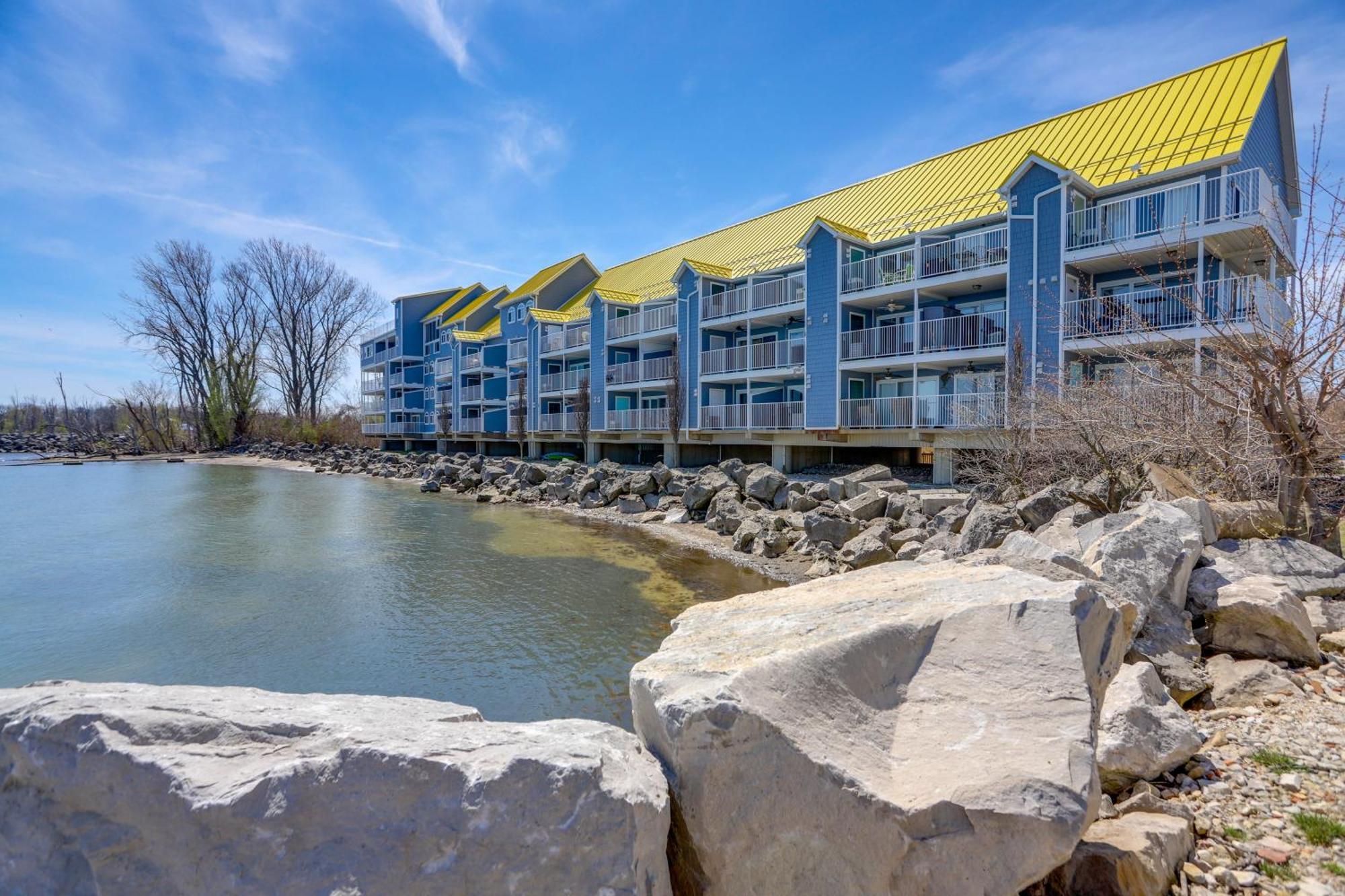 Waterfront Bass Island Retreat With Balcony And Tv Apartman Put-in-Bay Kültér fotó